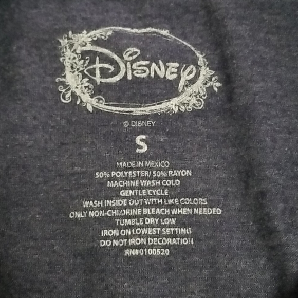 "Hakuna Matata" Disney shirt - Picture 3 of 3